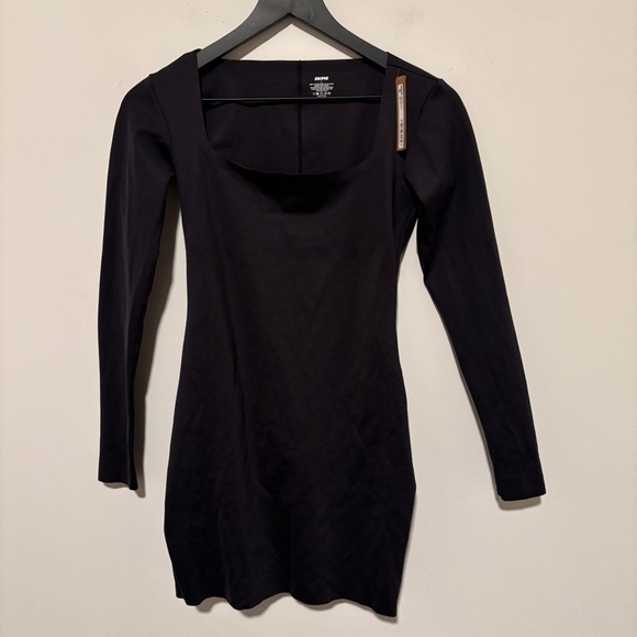 SKIMS Body Long Sleeve Slip Dress in Onyx Black Size M Medium NEW NWT - Picture 6 of 8